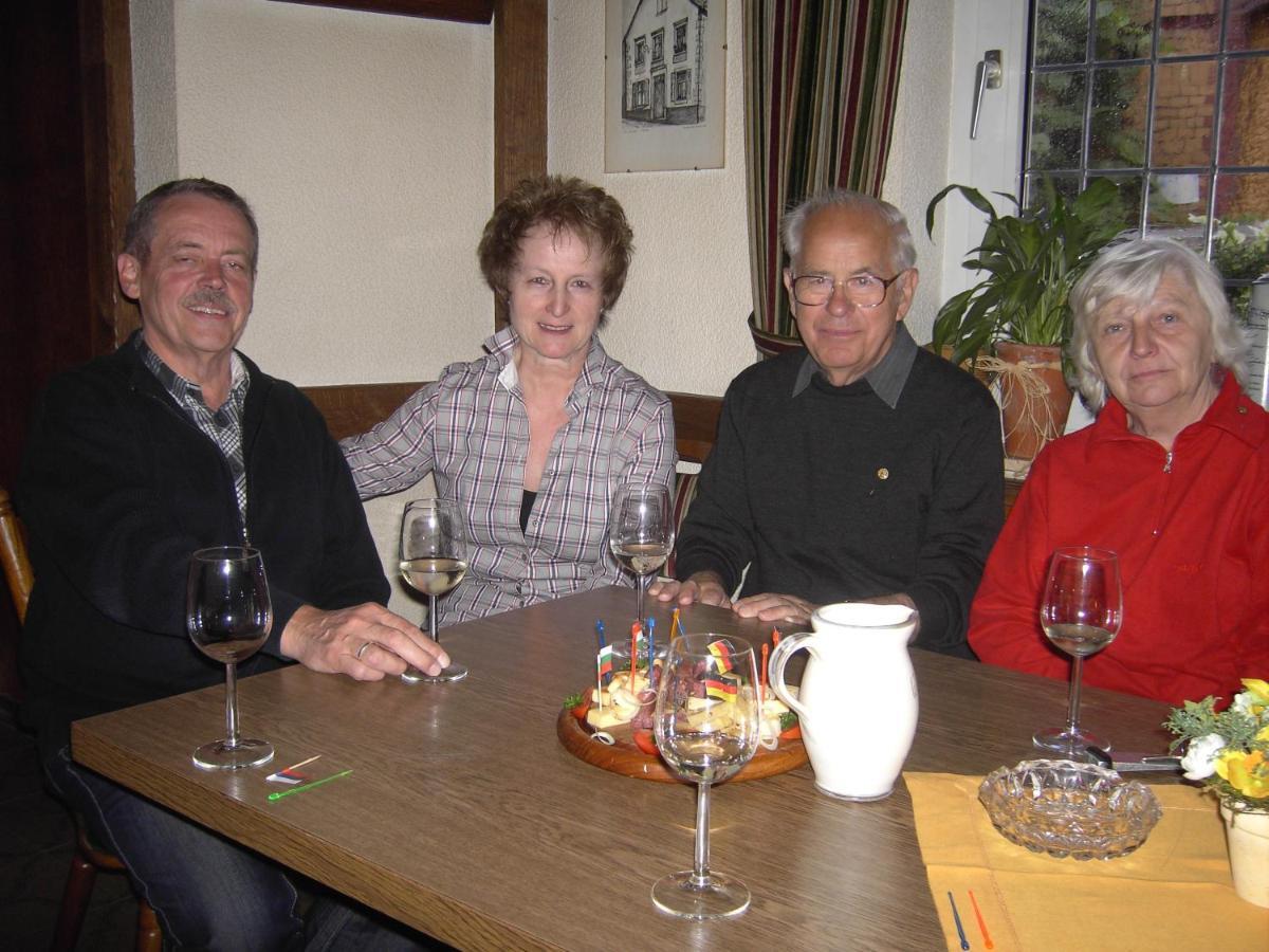 Weinstube Pension Moselbluemchen Zeltingen-Rachtig Exteriér fotografie