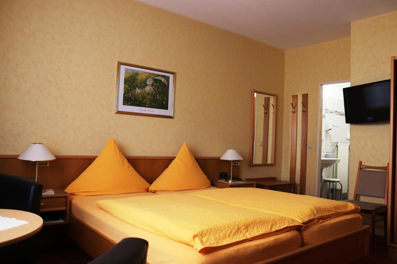 Weinstube Pension Moselbluemchen Zeltingen-Rachtig Exteriér fotografie